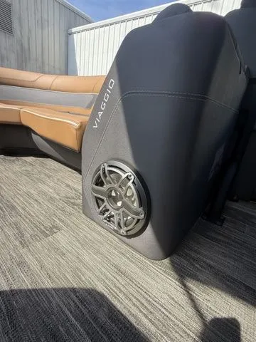 Slide: The Image of Viaggio By Misty Harbor D26UWA Tri-Toon (27" Tubes) 2025 - 13