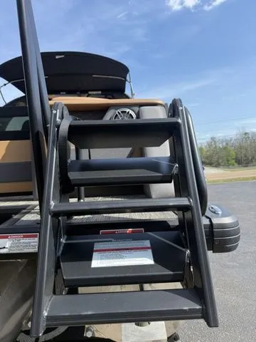 Slide: The Image of Viaggio By Misty Harbor D26UWA Tri-Toon (27" Tubes) 2025 - 19