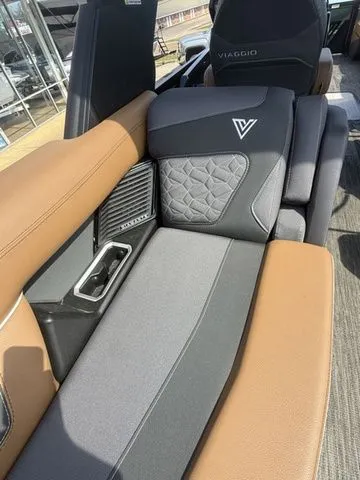 Slide: The Image of Viaggio By Misty Harbor D26UWA Tri-Toon (27" Tubes) 2025 - 4