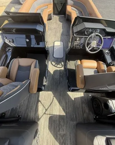 Slide: The Image of Viaggio By Misty Harbor D26UWA Tri-Toon (27" Tubes) 2025 - 6