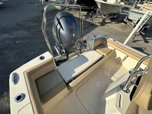 Slide: The Image of Scout 225 XSF 2012 - 9