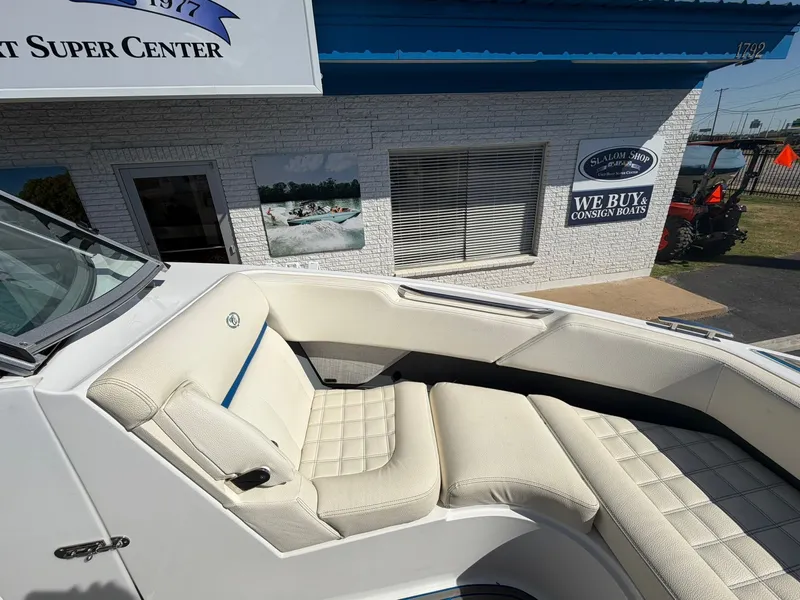 Slide: The Image of 2020 COBALT R3 SURF - Image 10 - 10