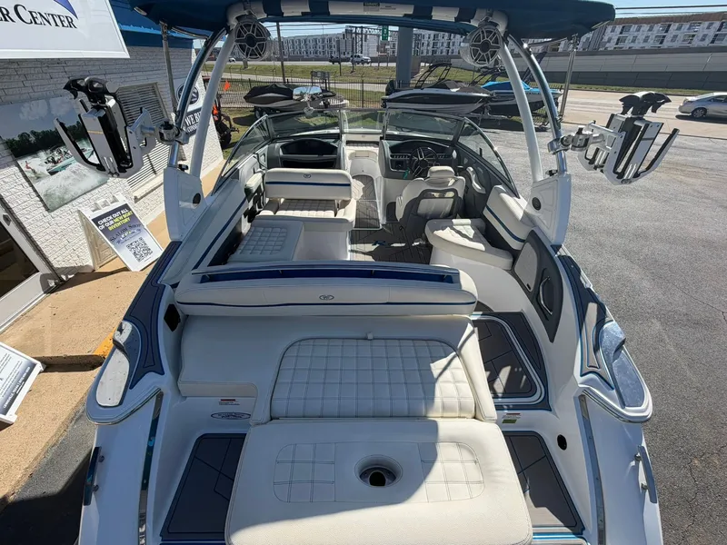 Slide: The Image of 2020 COBALT R3 SURF - Image 13 - 13