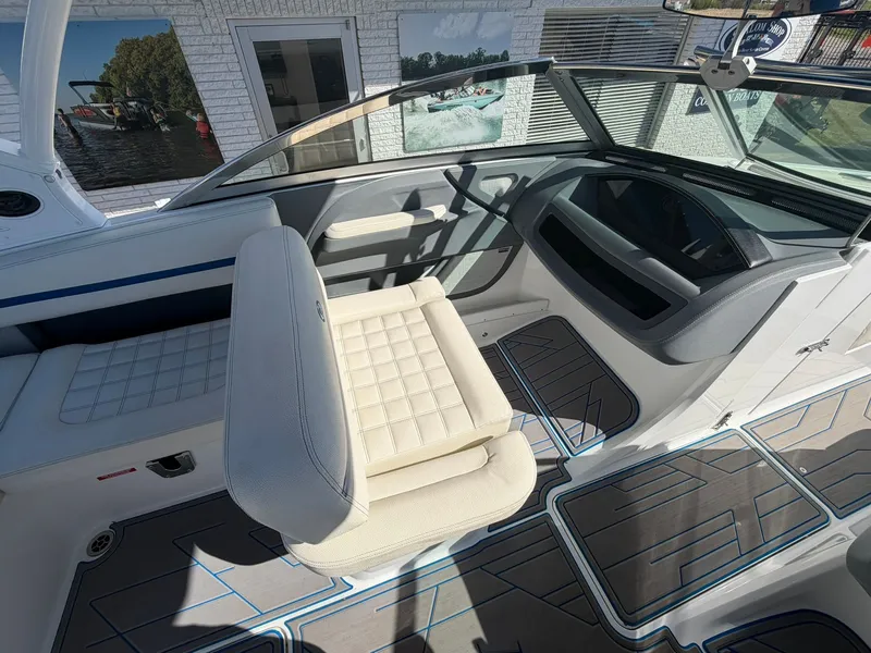 Slide: The Image of 2020 COBALT R3 SURF - Image 20 - 20