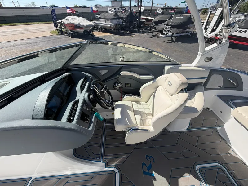 Slide: The Image of 2020 COBALT R3 SURF - Image 21 - 21