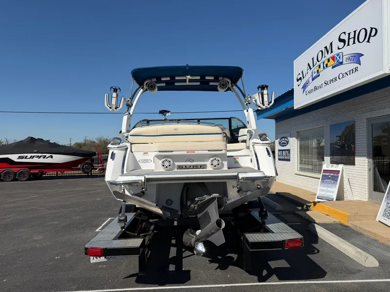 Slide: The Image of 2020 COBALT R3 SURF - Image 3 - 3