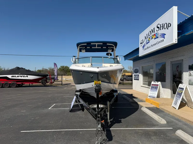 Slide: The Image of 2020 COBALT R3 SURF - Image 7 - 7