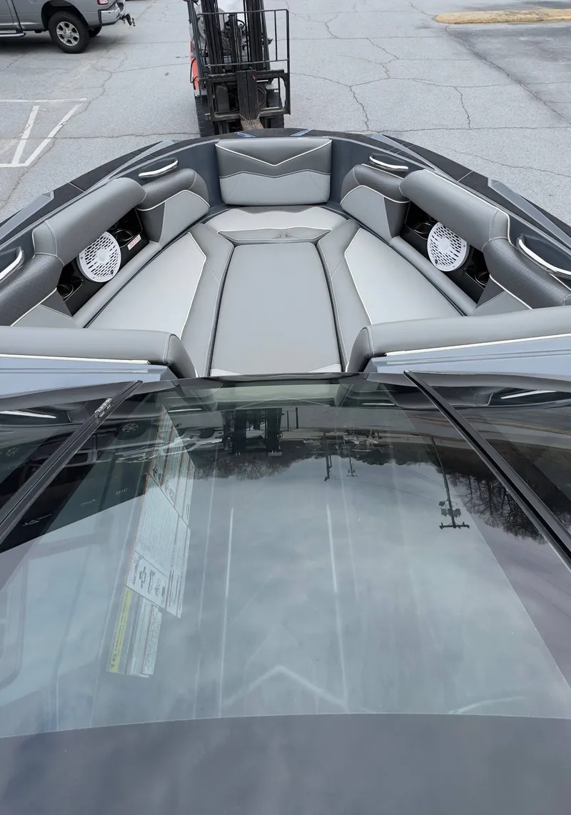 Slide: The Image of Supreme S240 2023 - 7