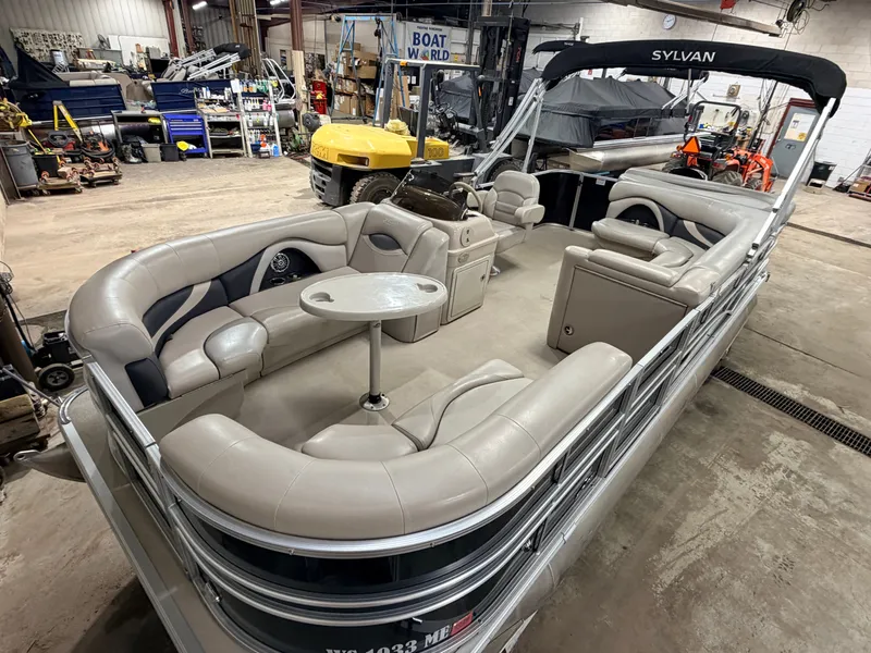 The Image of Sylvan Mirage 820 & 90HP Mercury 4Stroke - $21,995 2015 - 1