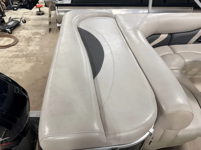 Slide: The Image of Sylvan Mirage 820 & 90HP Mercury 4Stroke - $21,995 2015 - 11