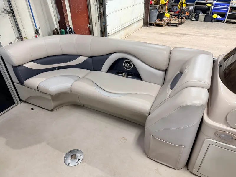 Slide: The Image of Sylvan Mirage 820 & 90HP Mercury 4Stroke - $21,995 2015 - 13