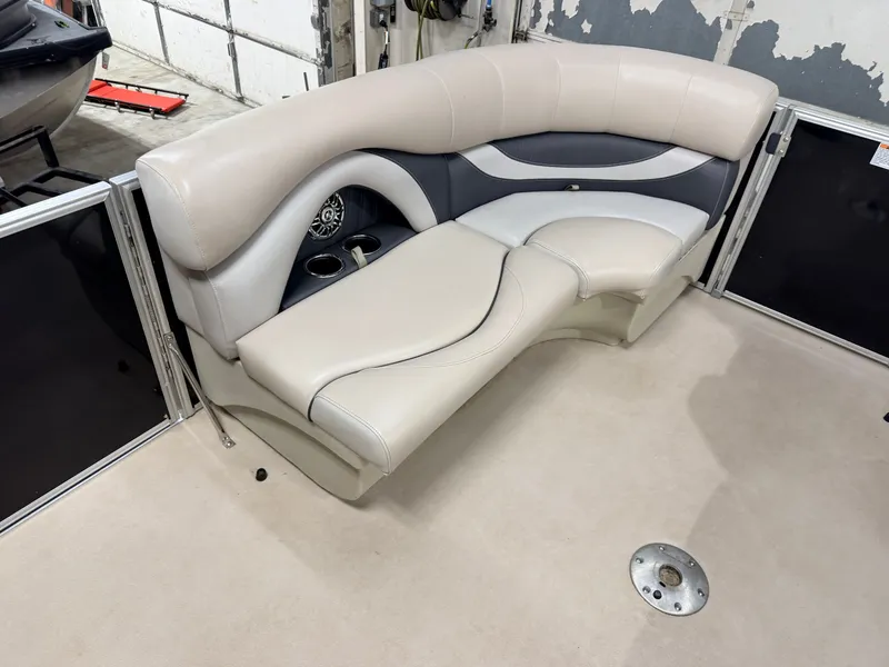 Slide: The Image of Sylvan Mirage 820 & 90HP Mercury 4Stroke - $21,995 2015 - 15