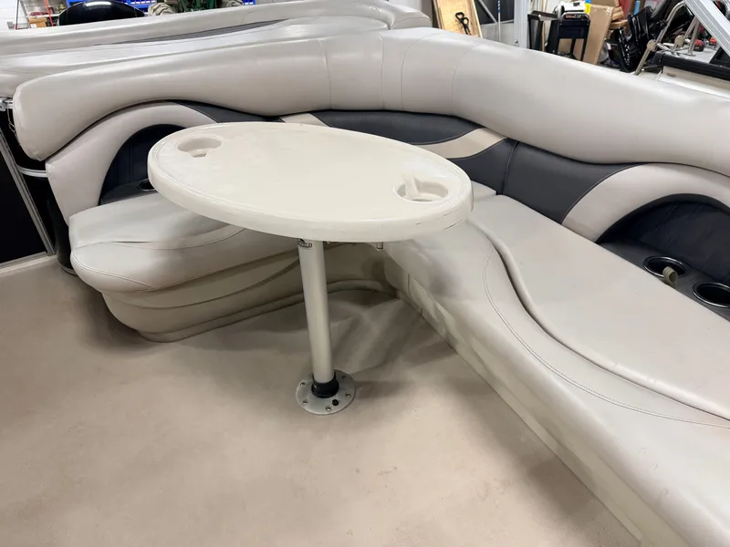 Slide: The Image of Sylvan Mirage 820 & 90HP Mercury 4Stroke - $21,995 2015 - 31