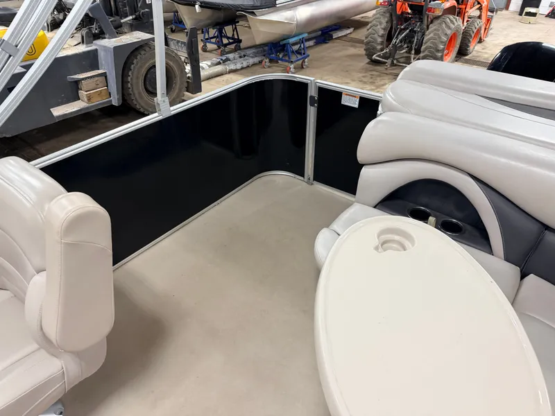 Slide: The Image of Sylvan Mirage 820 & 90HP Mercury 4Stroke - $21,995 2015 - 35