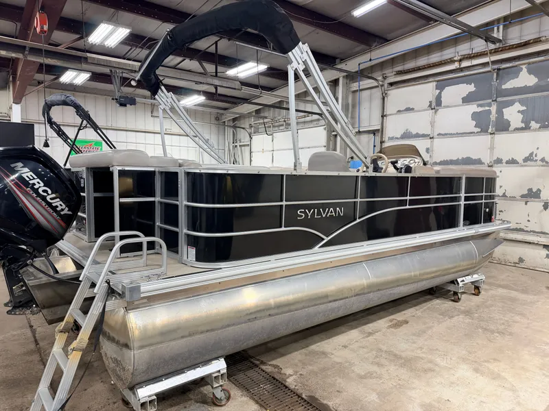 Slide: The Image of Sylvan Mirage 820 & 90HP Mercury 4Stroke - $21,995 2015 - 42