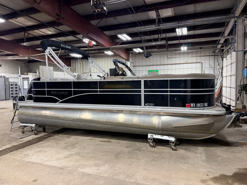 Slide: The Image of Sylvan Mirage 820 & 90HP Mercury 4Stroke - $21,995 2015 - 44