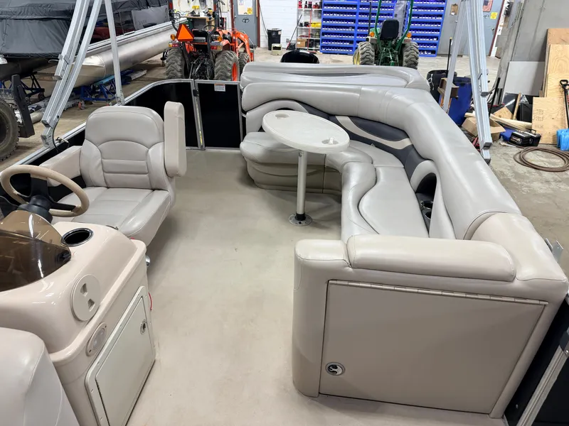 Slide: The Image of Sylvan Mirage 820 & 90HP Mercury 4Stroke - $21,995 2015 - 6