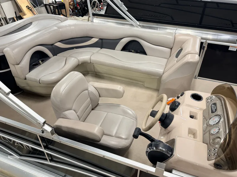 Slide: The Image of Sylvan Mirage 820 & 90HP Mercury 4Stroke - $21,995 2015 - 8