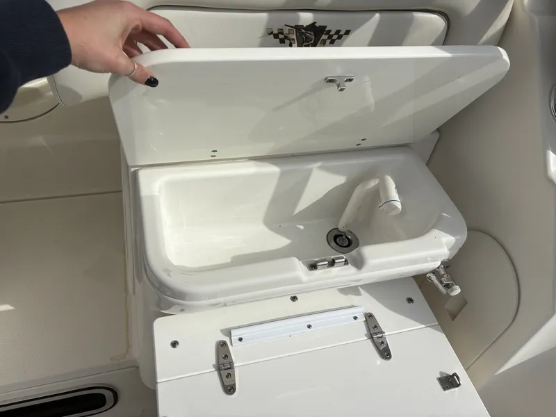 Slide: The Image of Wellcraft 290 Coastal 2005 - 17