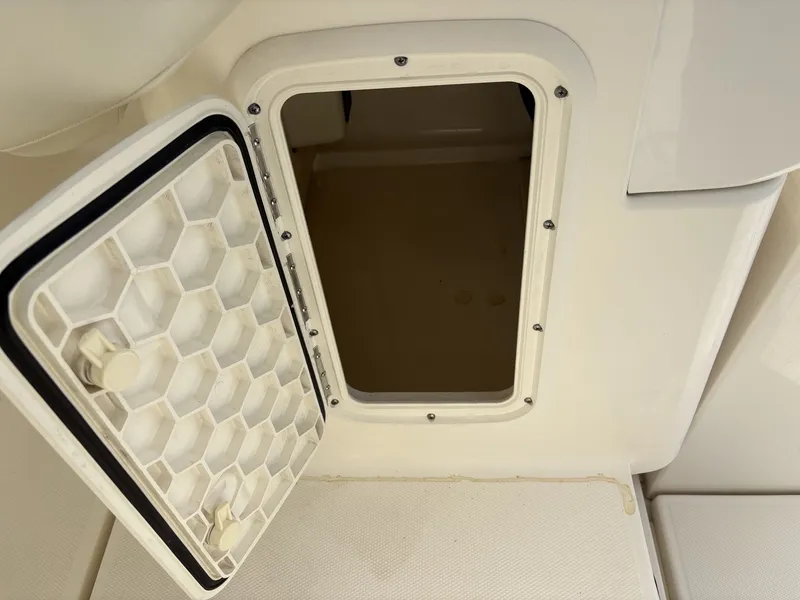 Slide: The Image of Wellcraft 290 Coastal 2005 - 18