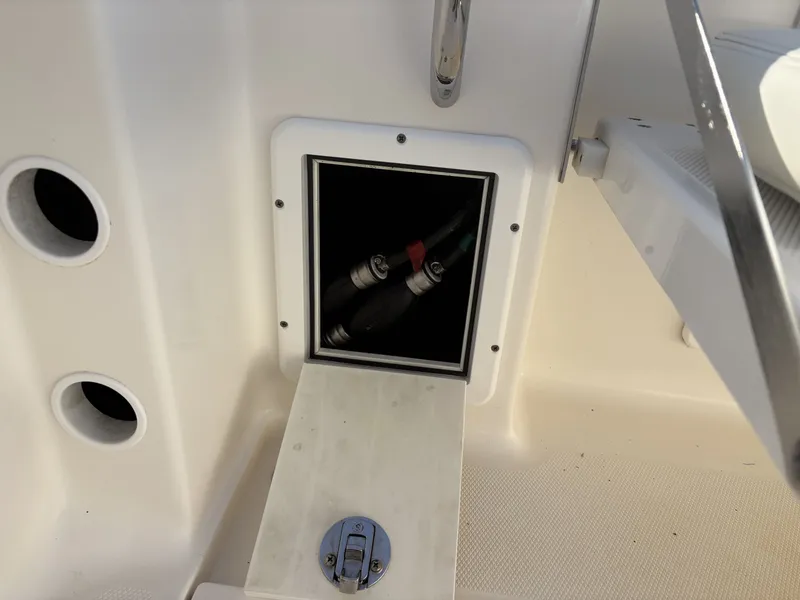 Slide: The Image of Wellcraft 290 Coastal 2005 - 24