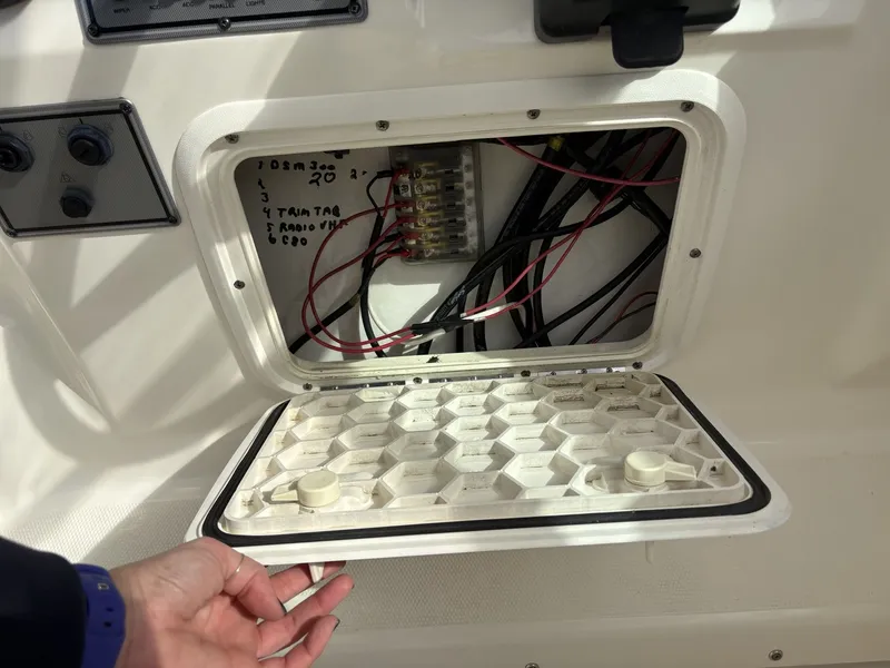 Slide: The Image of Wellcraft 290 Coastal 2005 - 33