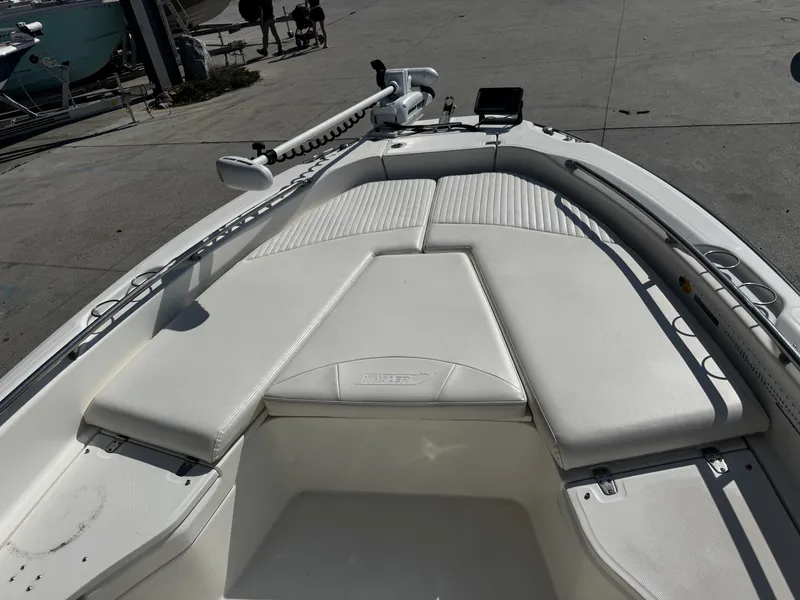 Slide: The Image of Boston Whaler 230 Dauntless 2011 - 10