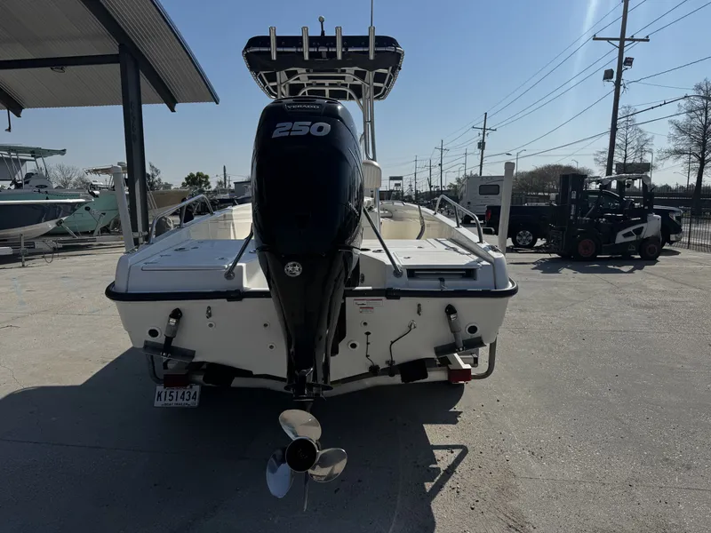 Slide: The Image of Boston Whaler 230 Dauntless 2011 - 3