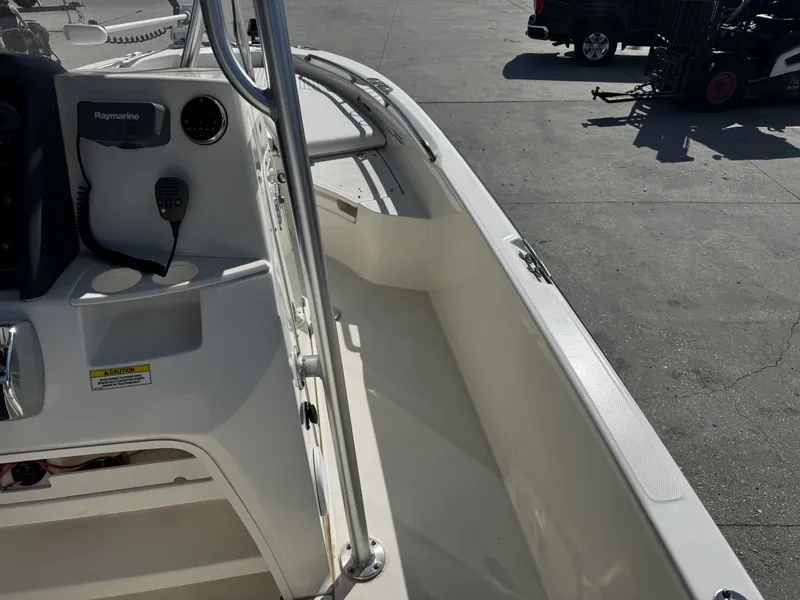 Slide: The Image of Boston Whaler 230 Dauntless 2011 - 9