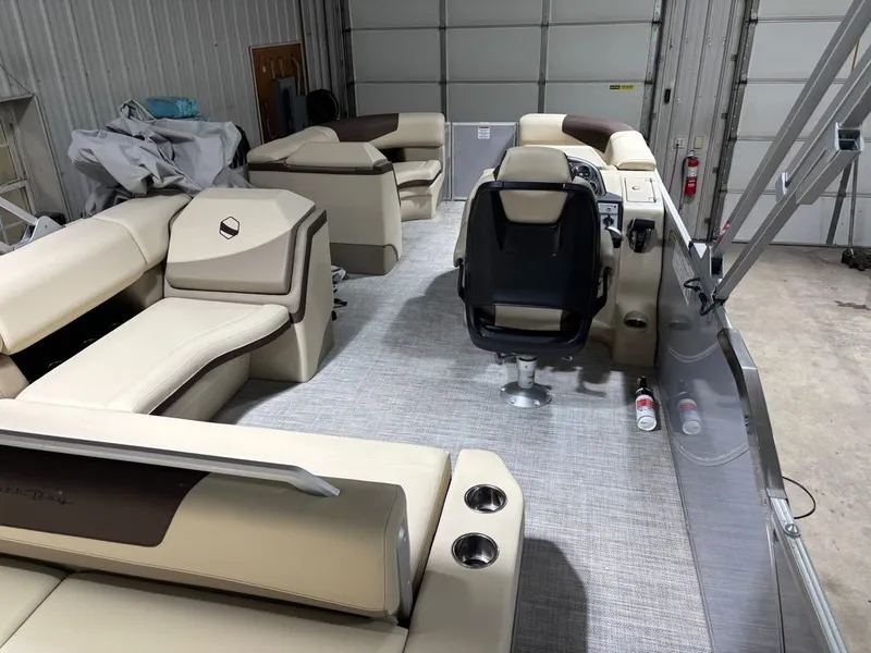 Slide: The Image of Interior of a 2023 South Bay 500 Series 523SB2 pontoon boat. - 15
