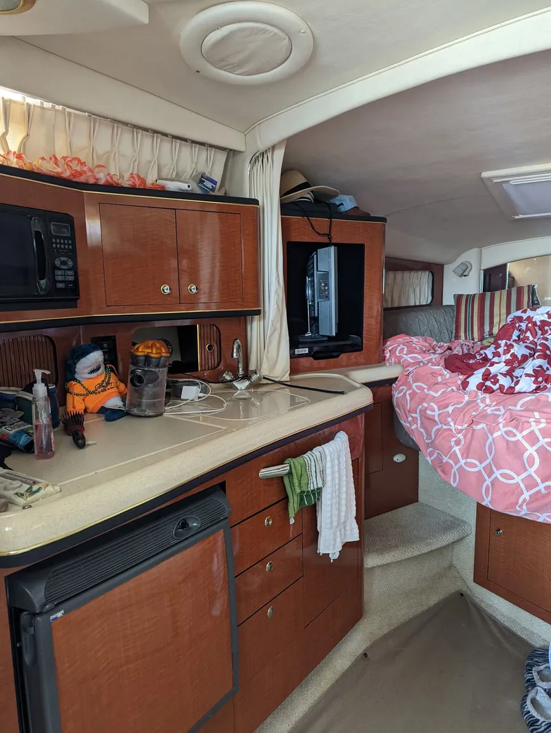 Slide: The Image of Sea Ray 300 Sundancer 2002 - 3