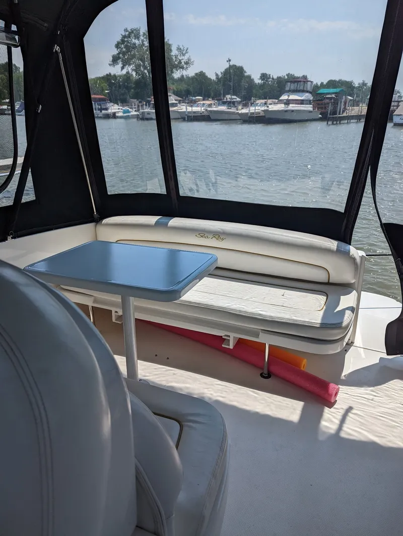 Slide: The Image of Sea Ray 300 Sundancer 2002 - 4