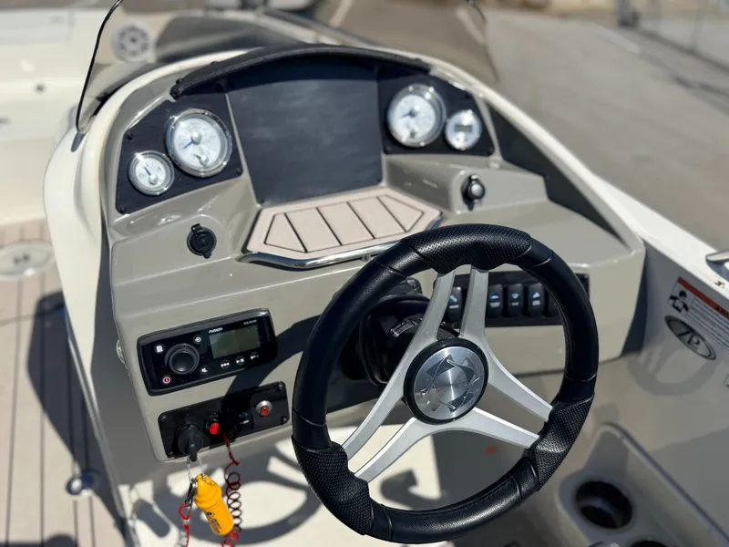 Slide: The Image of Stingray 192 SC 2021 - 6