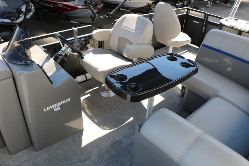 Slide: The Image of Interior of 2023 Qwest E820 XRE CR L pontoon boat. - 33