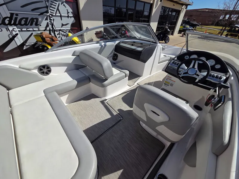 Slide: The Image of Interior of a 2019 Regal 1900 ES Bowrider boat, modern design. - 15