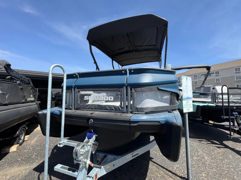 Slide: The Image of Sea-Doo Switch Cruise Limited 21 - 300 hp (With Double Bimini) 2026 - 7