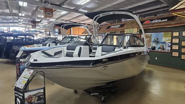 Slide: The Image of Yamaha 195S 2025 - 16