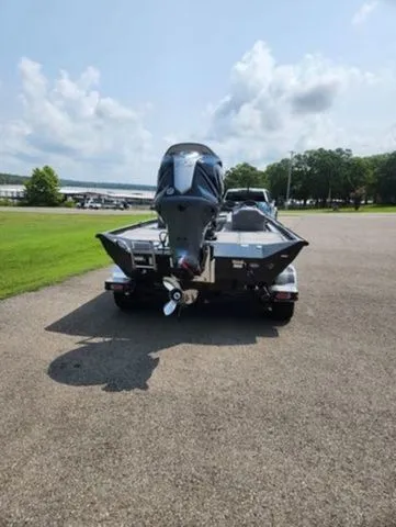 Slide: The Image of Avid 21 XB Elite 2024 - 7