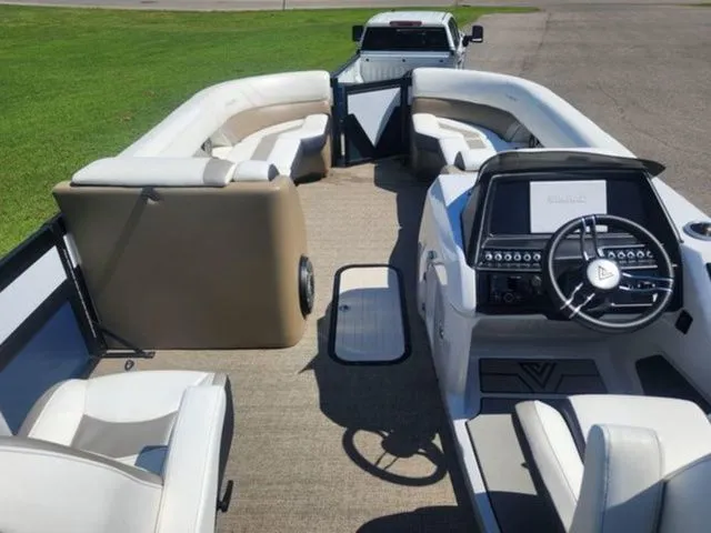 Slide: The Image of Viaggio By Misty Harbor Diamante U D26U 2023 - 6