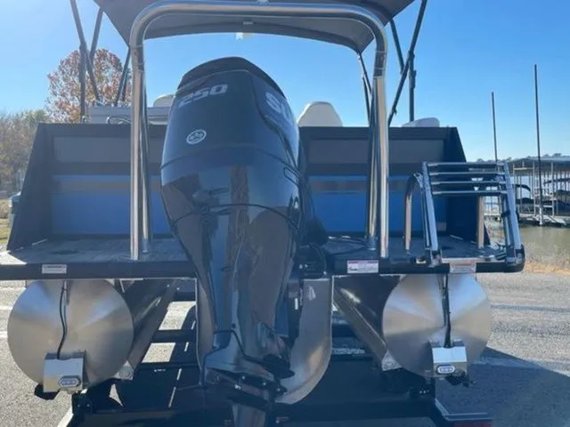 Slide: The Image of Viaggio By Misty Harbor Diamante B D23B 2023 - 13