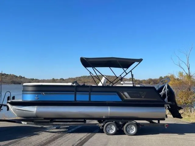 Slide: The Image of Viaggio By Misty Harbor Diamante B D23B 2023 - 16