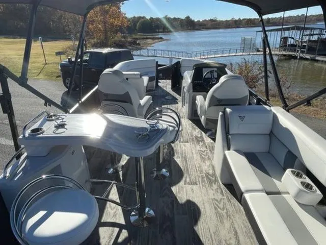 Slide: The Image of Viaggio By Misty Harbor Diamante B D23B 2023 - 9