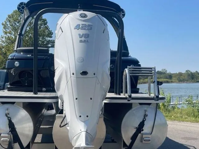 Slide: The Image of Veranda V One 25 2023 - 4