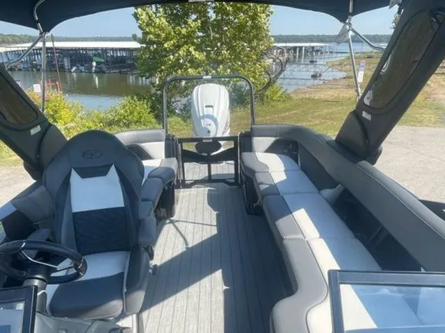 Slide: The Image of Veranda V One 25 2023 - 6