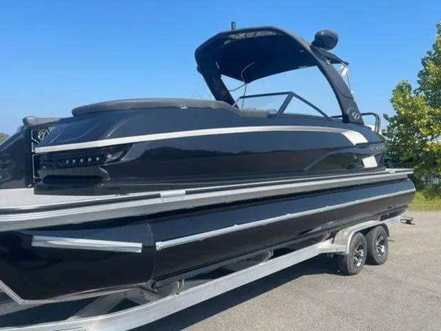 Slide: The Image of Veranda V One 25 2023 - 9