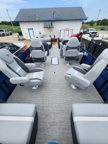 Slide: The Image of Viaggio By Misty Harbor Lago X-22Q 27" Triple 2024 - 3