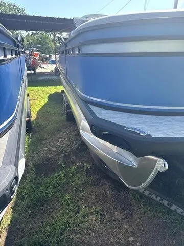 Slide: The Image of Viaggio By Misty Harbor Lago X-22S 27" Triple 2024 - 3