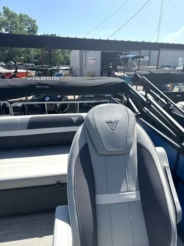 Slide: The Image of Viaggio By Misty Harbor Lago X-22S 27" Triple 2024 - 4