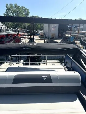 Slide: The Image of Viaggio By Misty Harbor Lago X-22S 27" Triple 2024 - 5