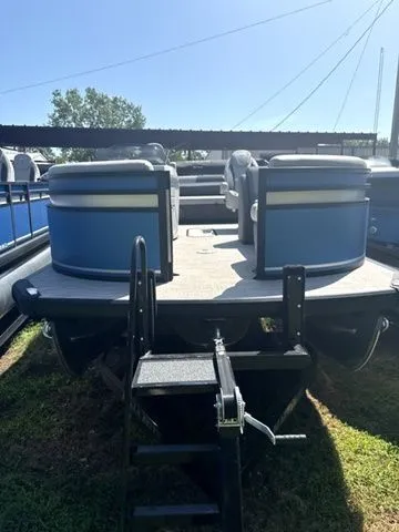 Slide: The Image of Viaggio By Misty Harbor Lago X-22S 27" Triple 2024 - 8